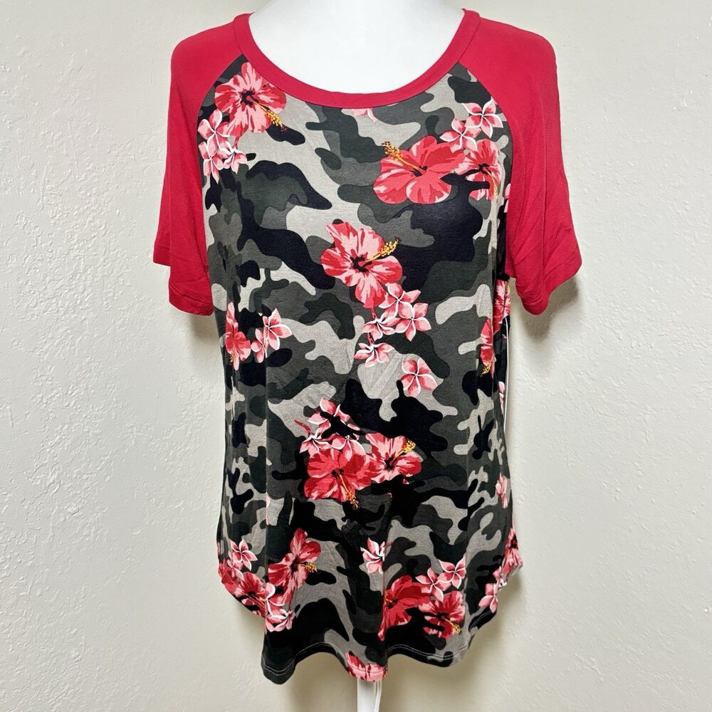 Absolutely famous t-shirt top cameo and flowers size L